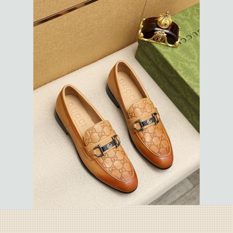 G*u*i leather shoes